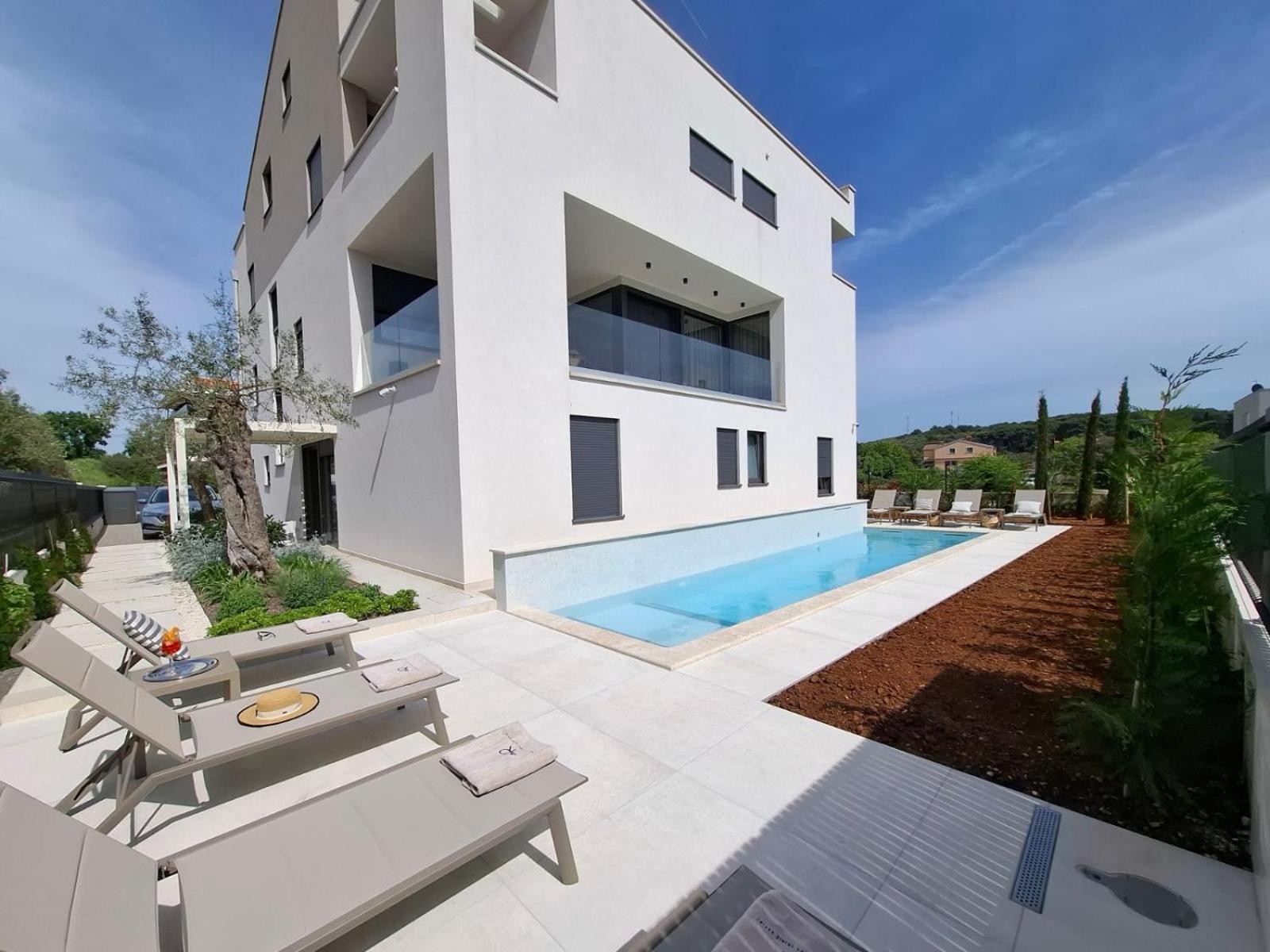 Apartman 4r Royal Rojnic 3
